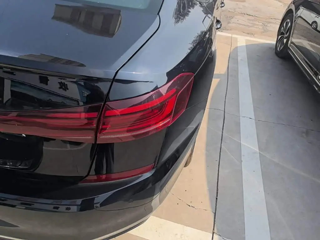 Volkswagen Passat 2025 — Photo 8/20
