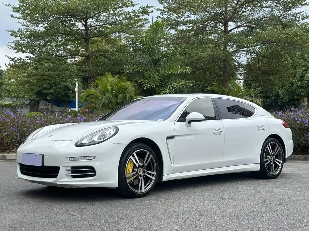 Porsche Panamera, 2015