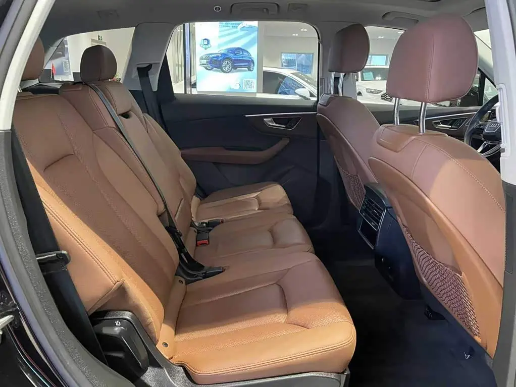 Audi Q7 2021 — Photo 8/9
