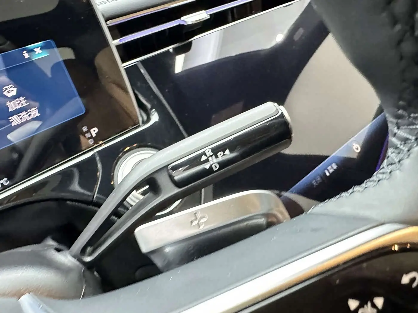 Mercedes-Benz E-Class 2025 — Фото 18/20