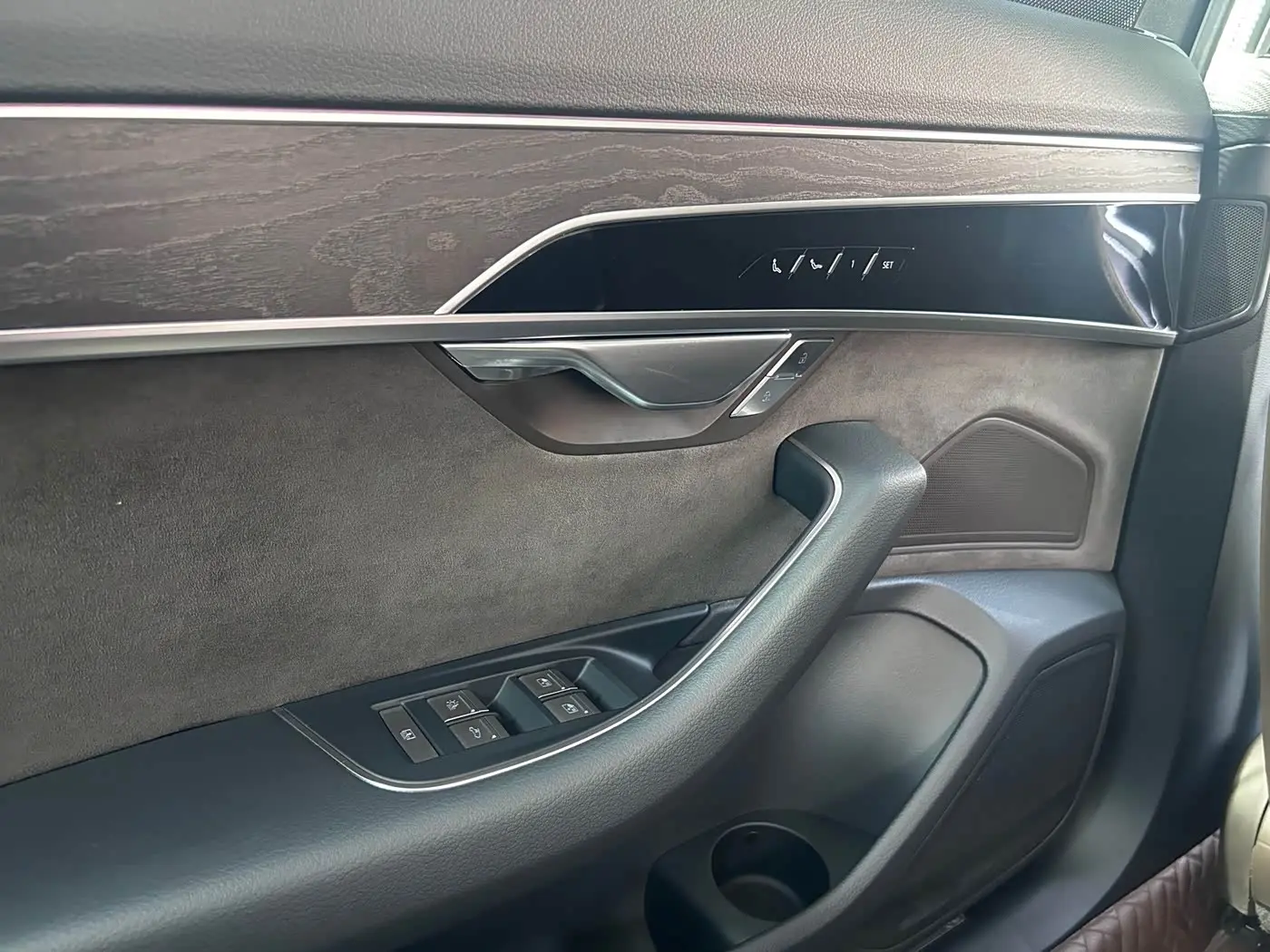 Audi A8 2020 — Photo 12/18