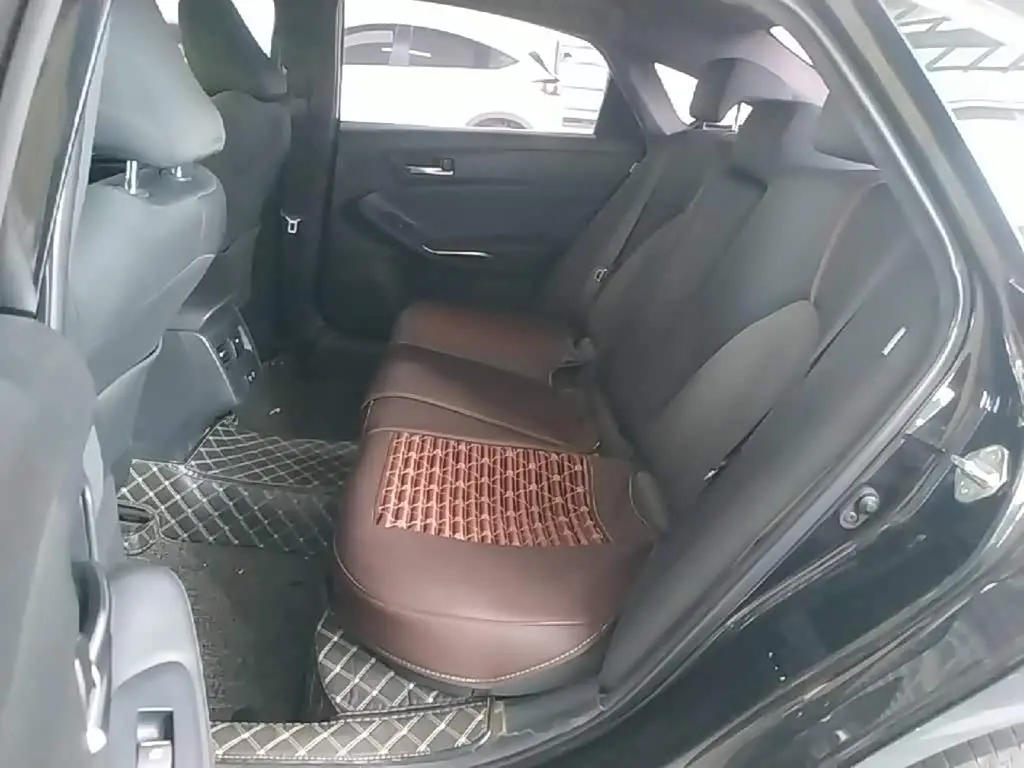 Toyota Avalon 2019 — Фото 17/20
