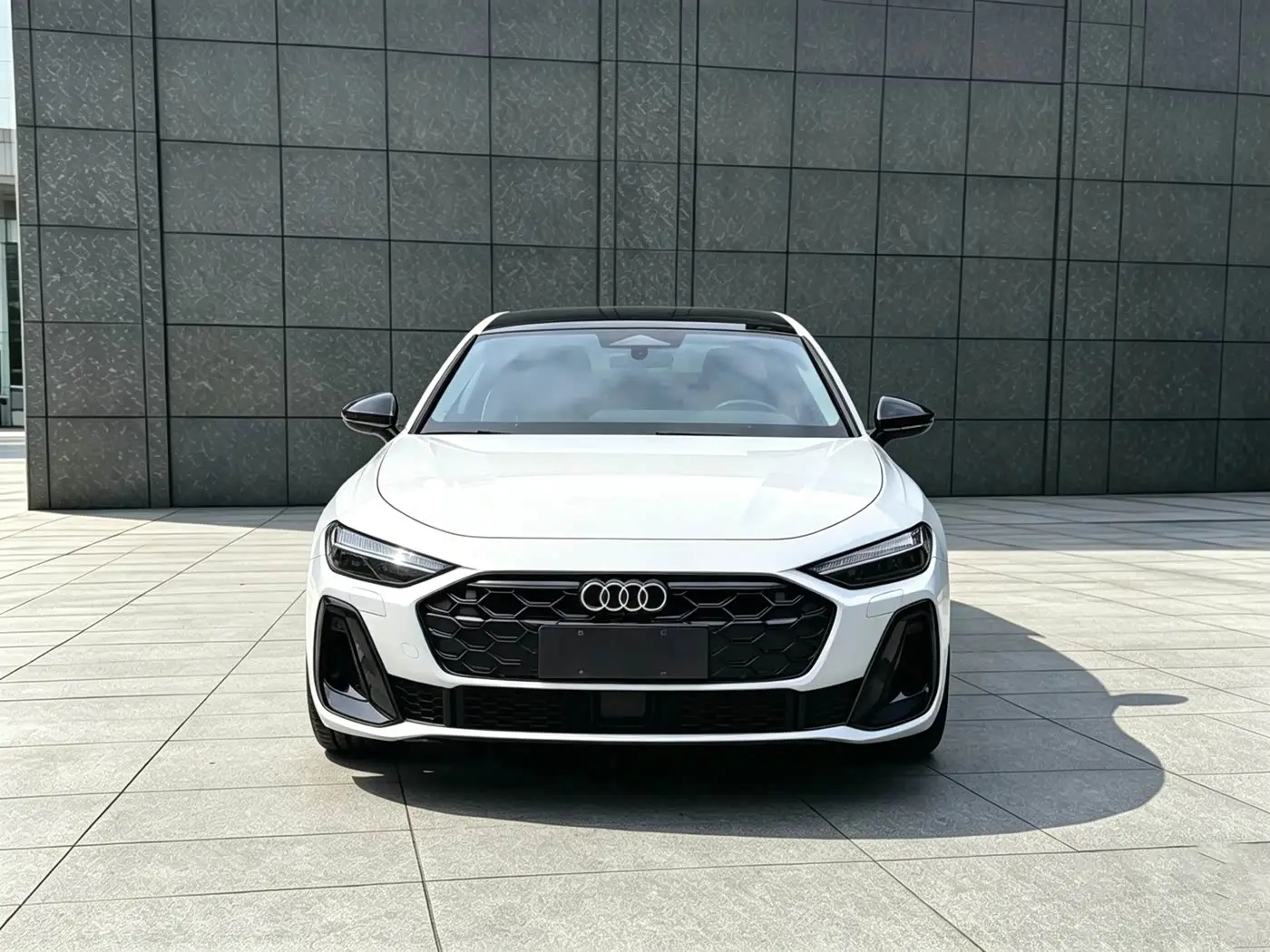 Audi A5L 2025 — Фото 2/15