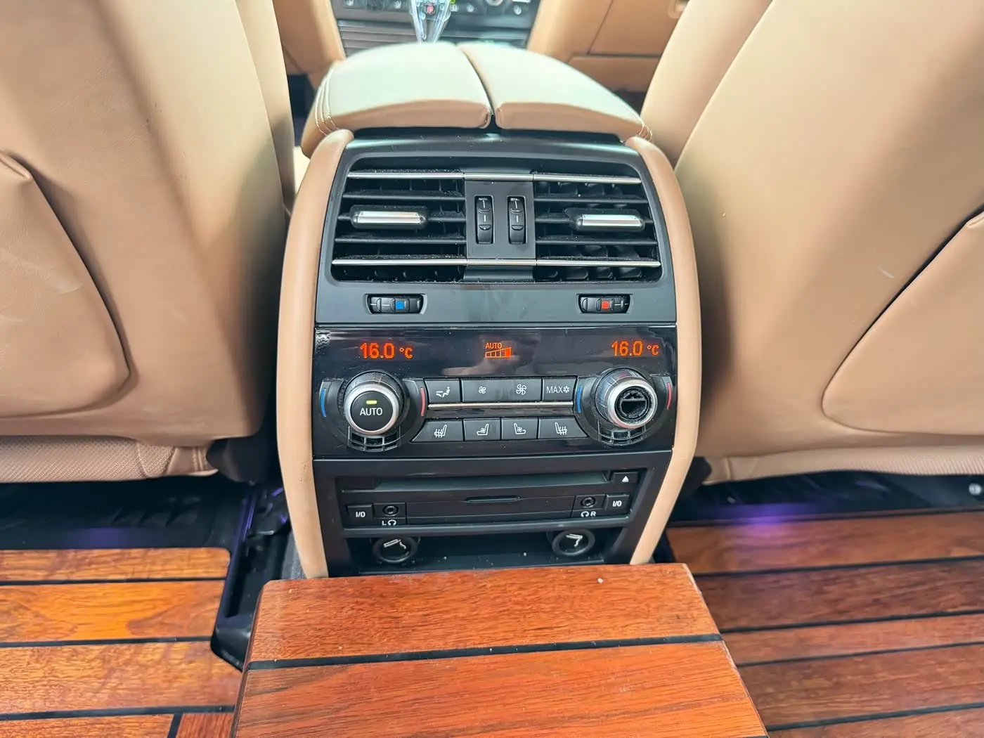 BMW 7 Series 2010 — Photo 15/20