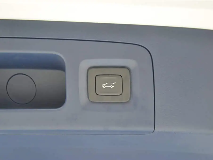 Buick GL8 New Energy 2025 — Фото 17/17