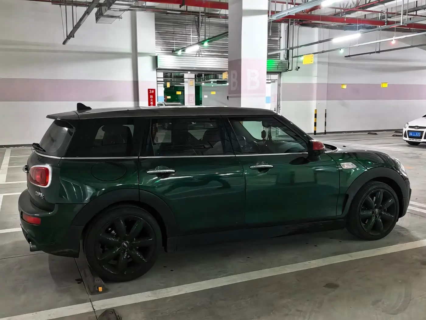MINI CLUBMAN 2017 — Фото 5/15