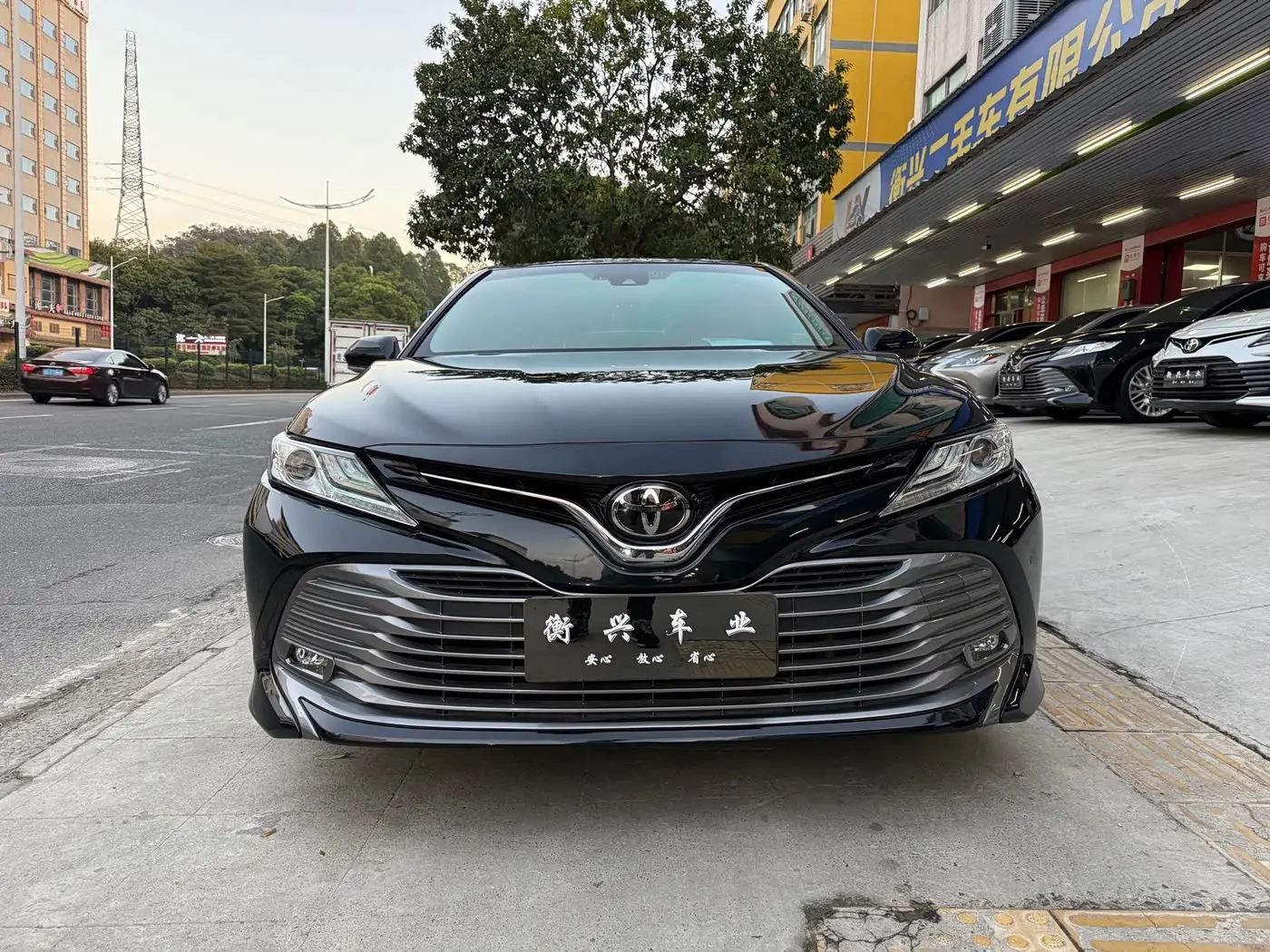 Toyota Camry 2020 — Фото 2/13