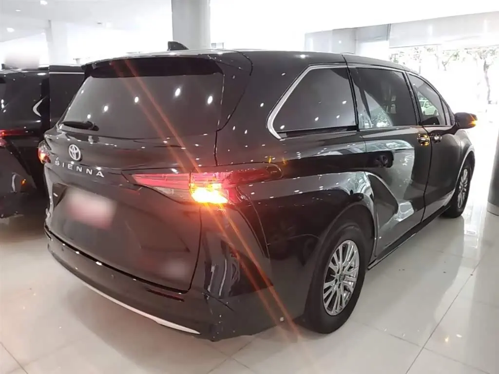 Toyota Sienna 2022 — Şəkil 7/20