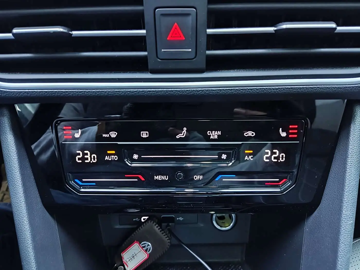 Volkswagen Tiguan L 2023 — Photo 16/18