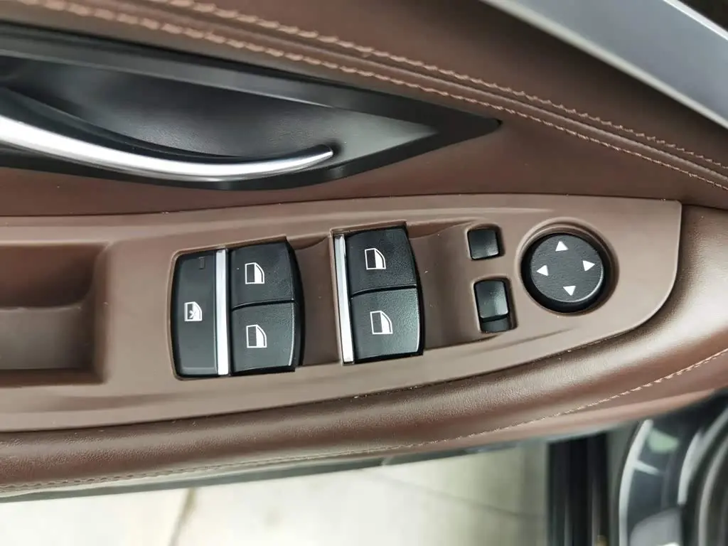 BMW 5 Series 2016 — Фото 9/20
