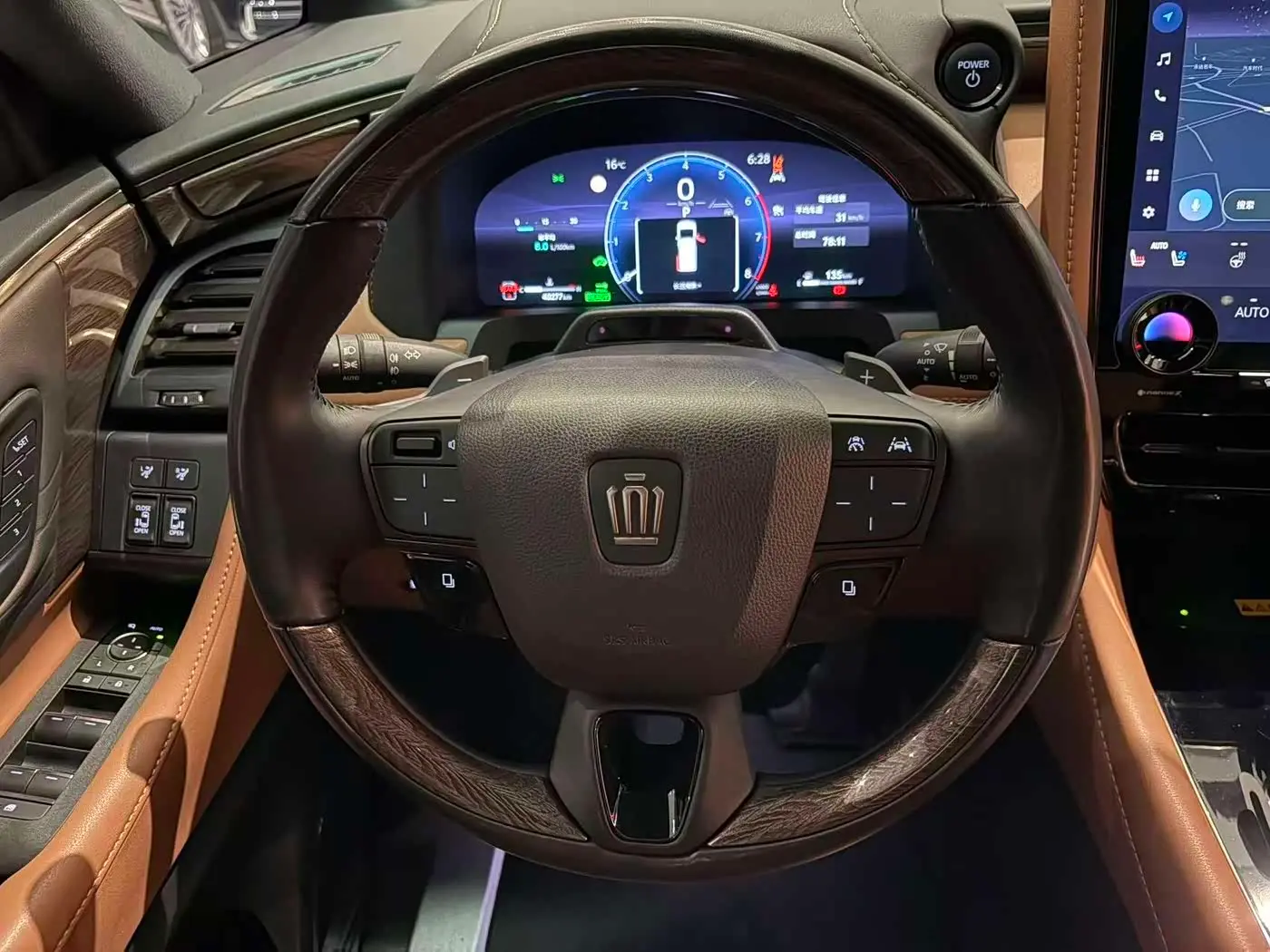 Toyota Vellfire 2024 — Photo 11/17