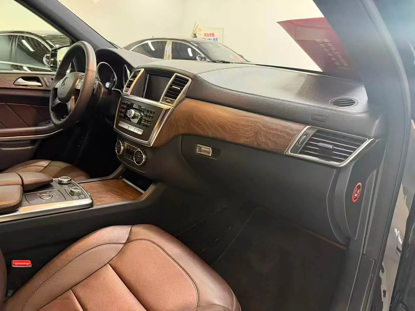 Mercedes-Benz GL-Class 2014 — Photo 15/15