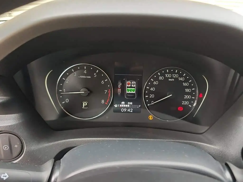 Honda Vezel 2023 — Photo 7/20