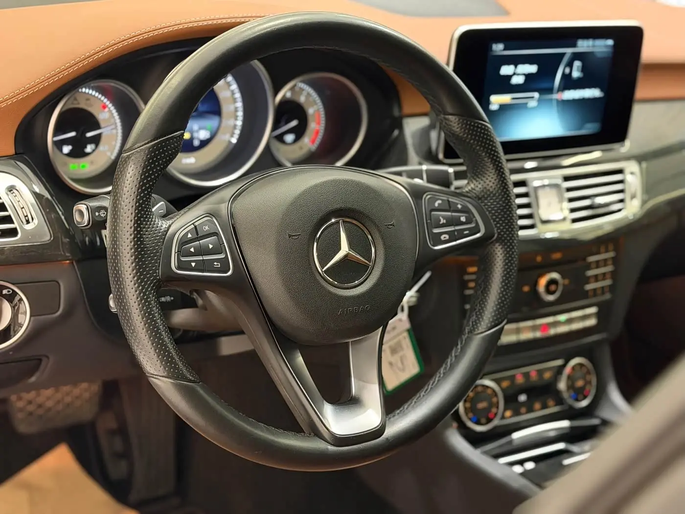 Mercedes-Benz CLS 2016 — Фото 15/17