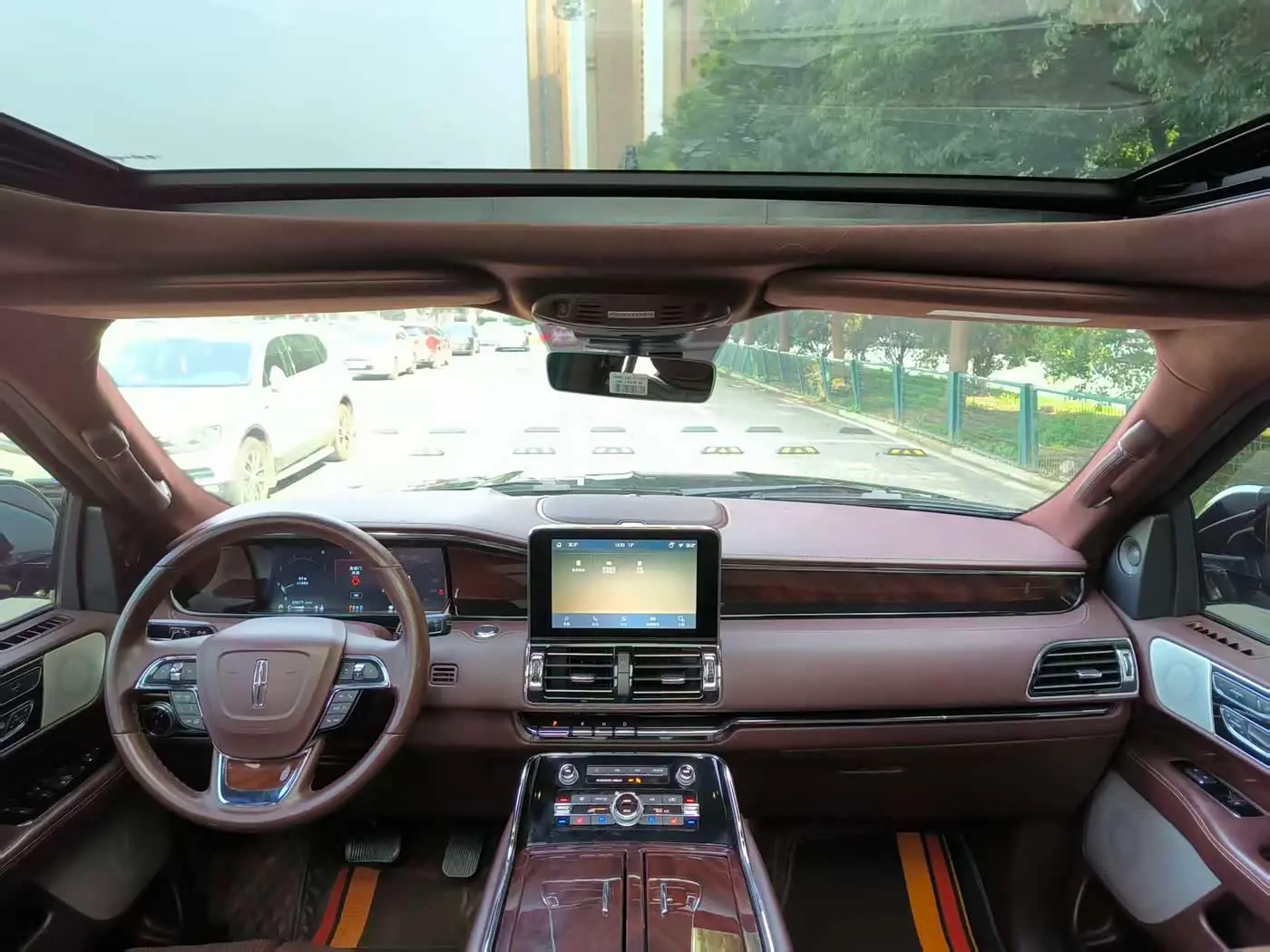 Lincoln Navigator 2021 — Şəkil 4/20