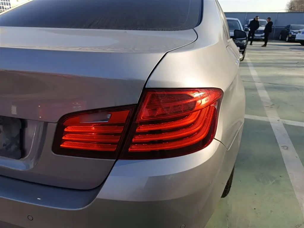 BMW 5 Series 2016 — Фото 8/20