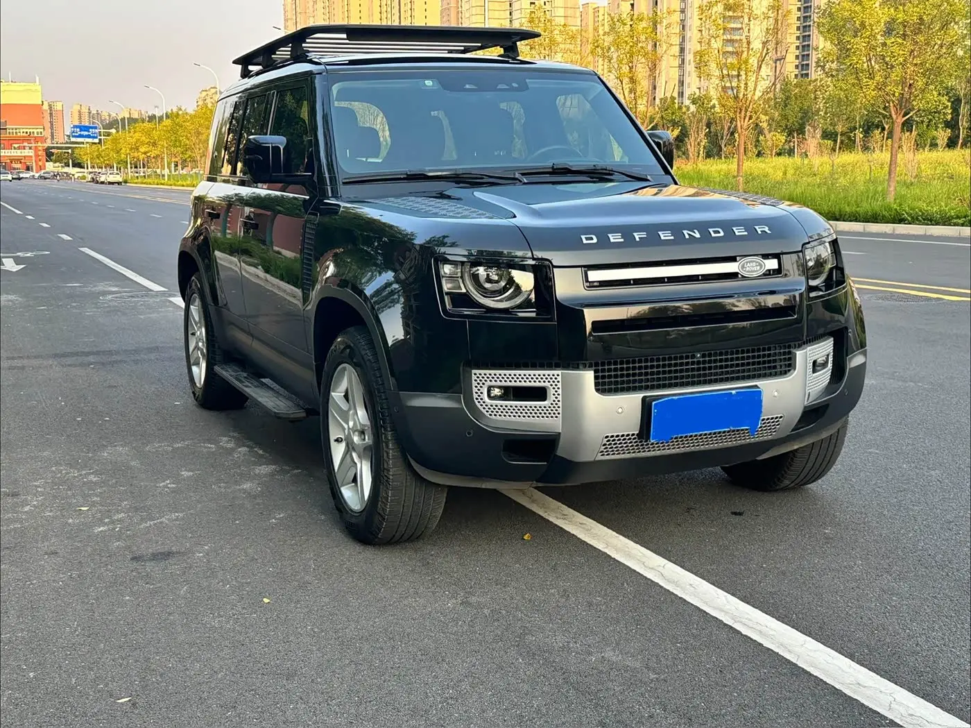 Land Rover Defender 2020 — Photo 18/20
