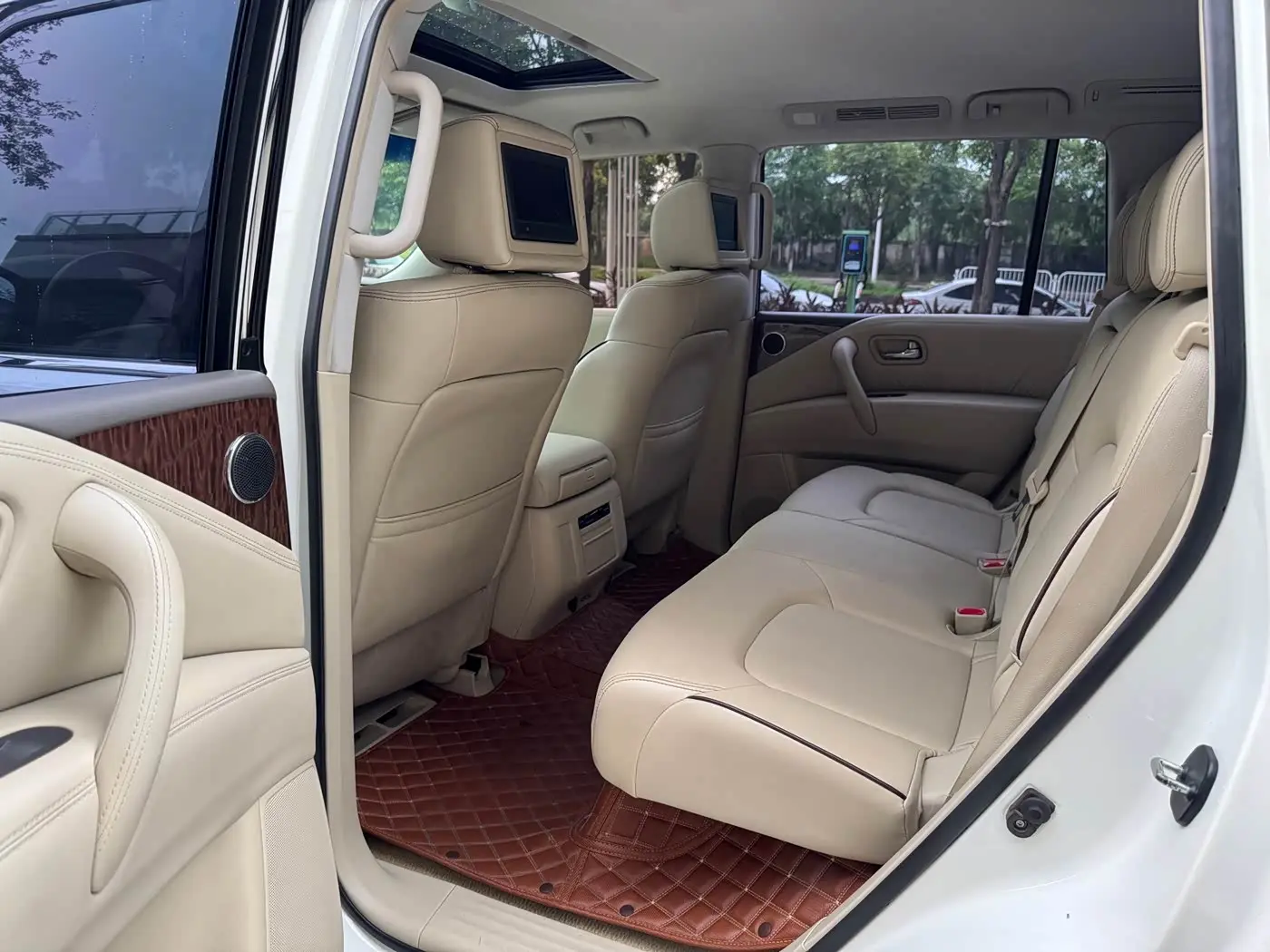 Nissan Patrol 2018 — Photo 9/13