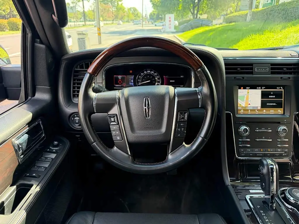 Lincoln Navigator 2018 — Фото 14/14
