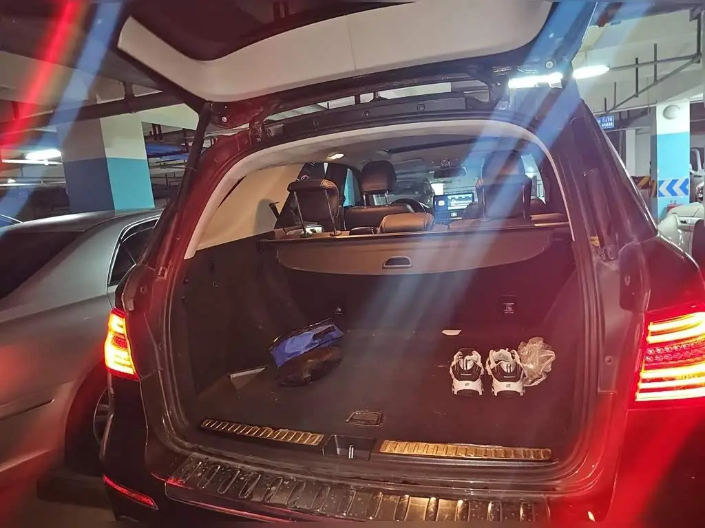 Mercedes-Benz M-Class 2015 — Photo 10/20