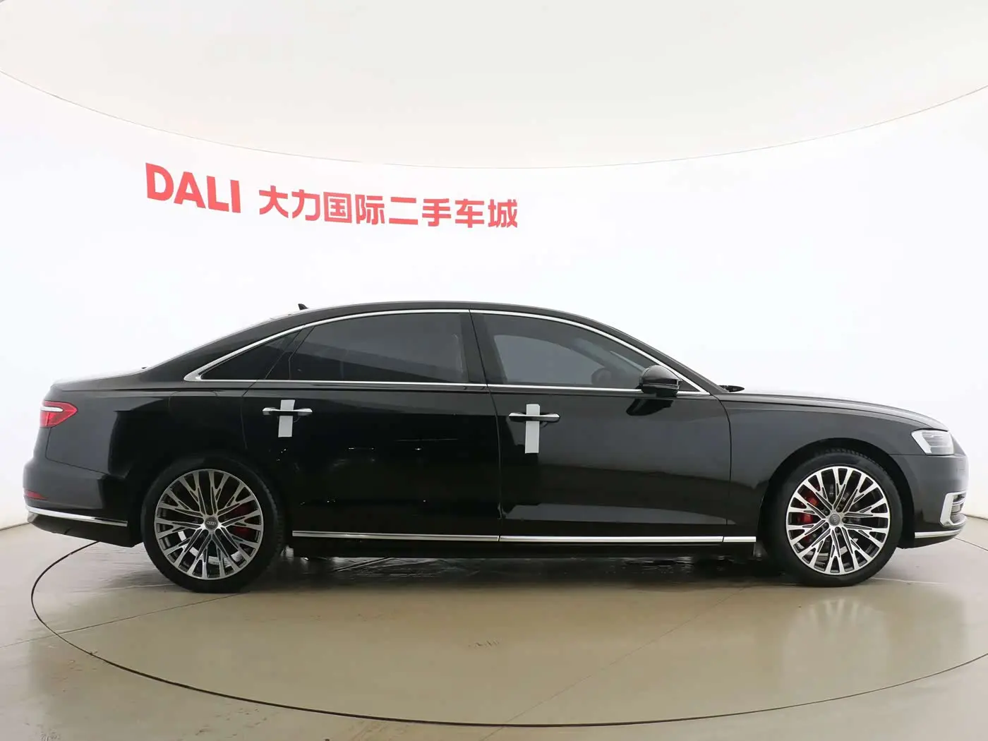 Audi A8 2021 — Photo 12/16
