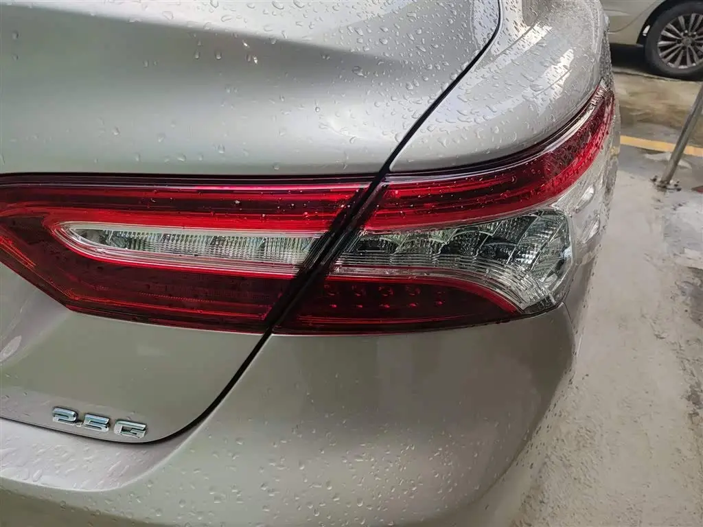 Toyota Camry 2019 — Photo 8/20