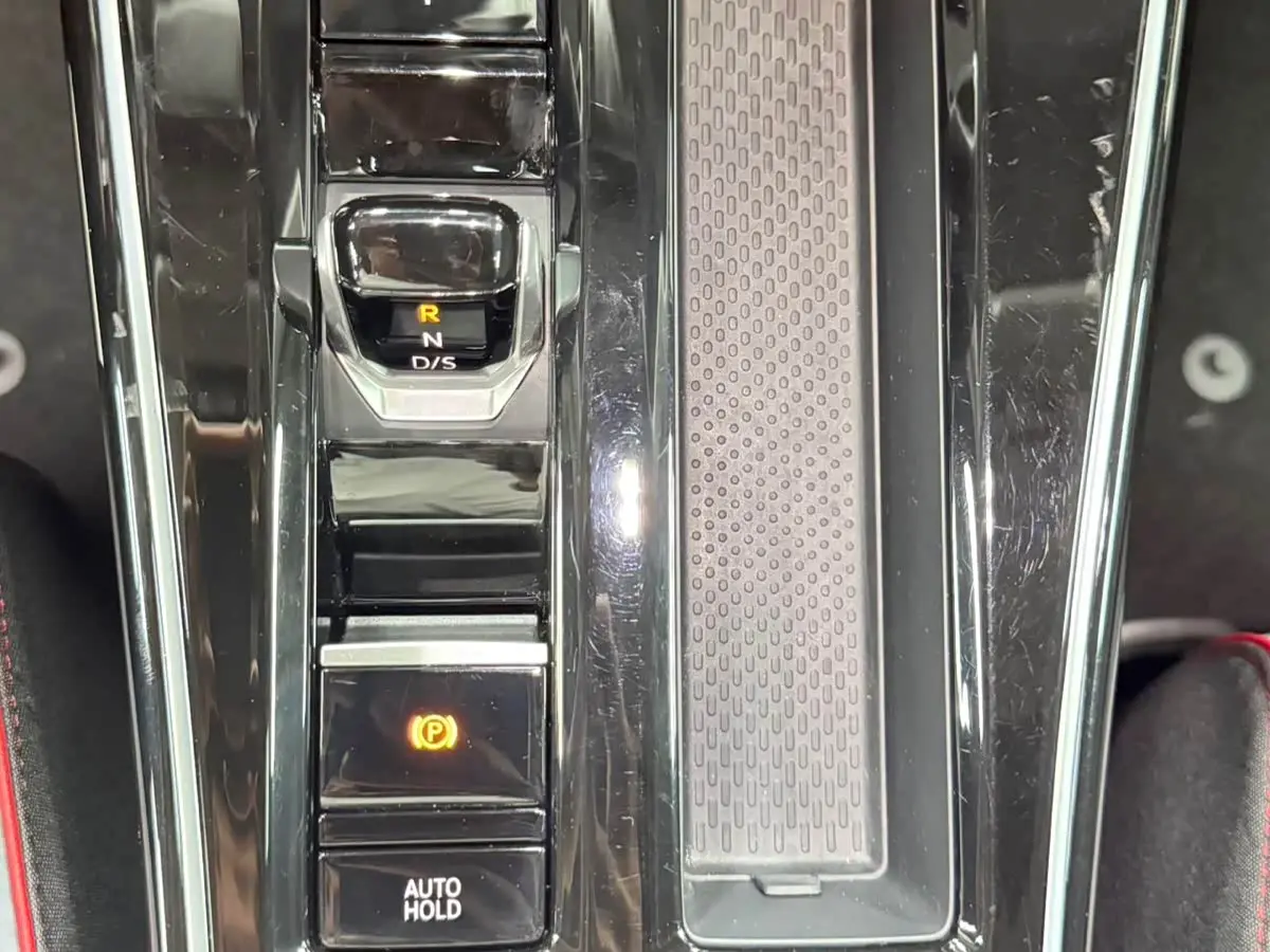 Volkswagen Lamando 2023 — Photo 11/20