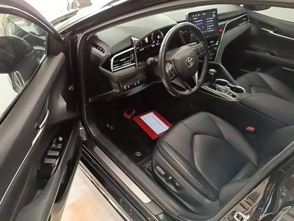 Toyota Camry 2024 — ფოტო 9/20