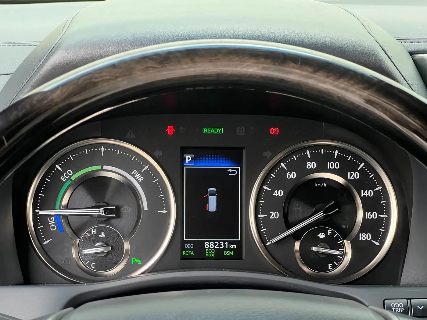 Toyota Alphard 2019 — Photo 17/20