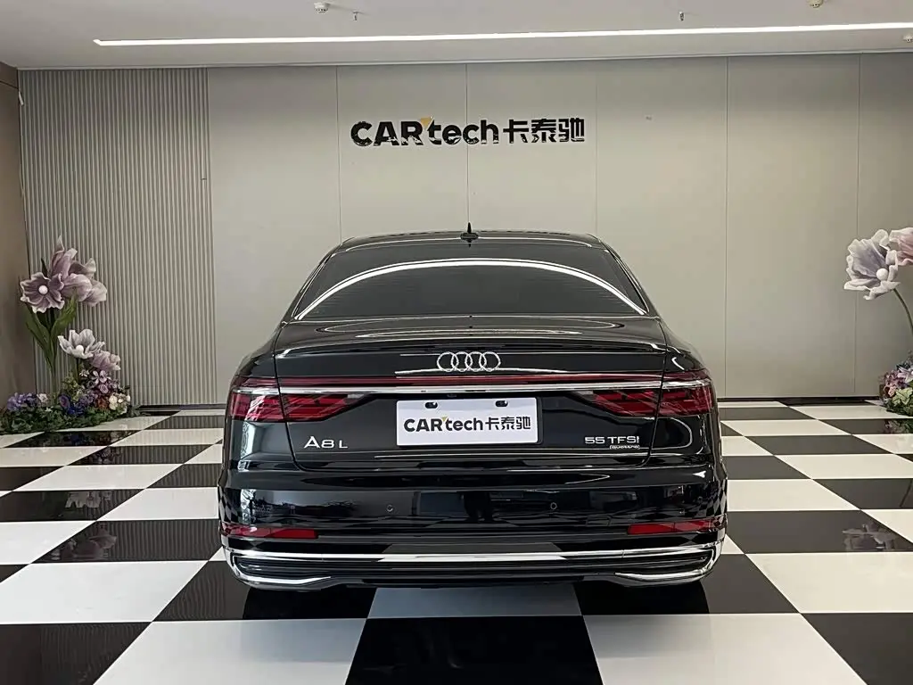 Audi A8 2023 — Фото 6/20