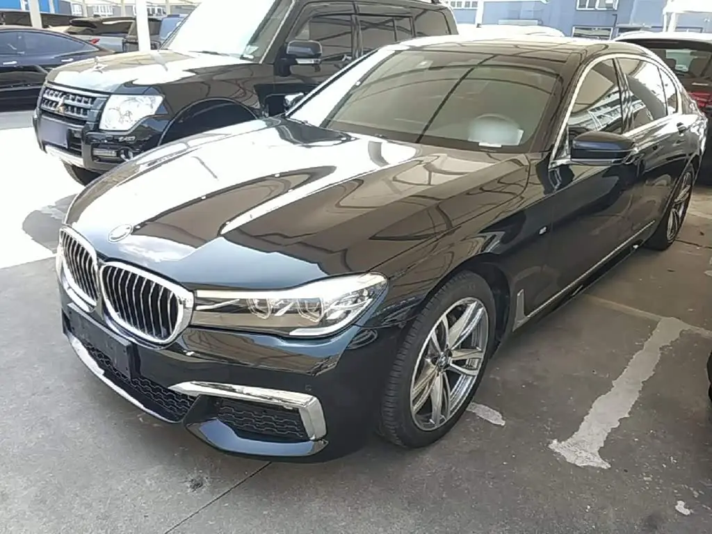 BMW 7 Series 2018 — Photo 1/20