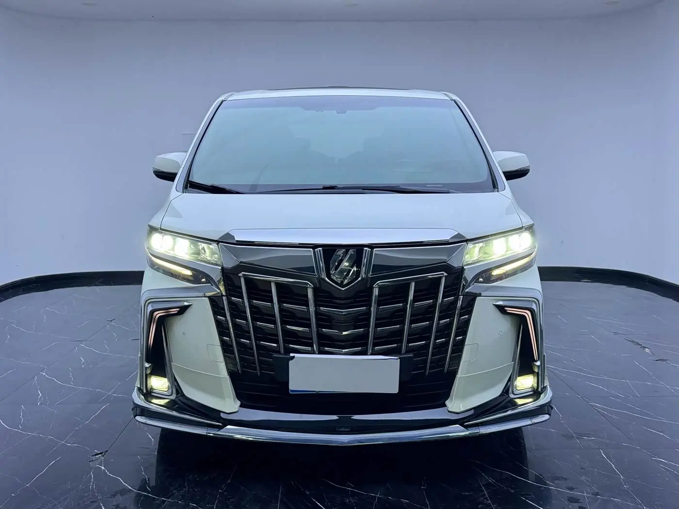 Toyota Alphard 2019 — Şəkil 2/17