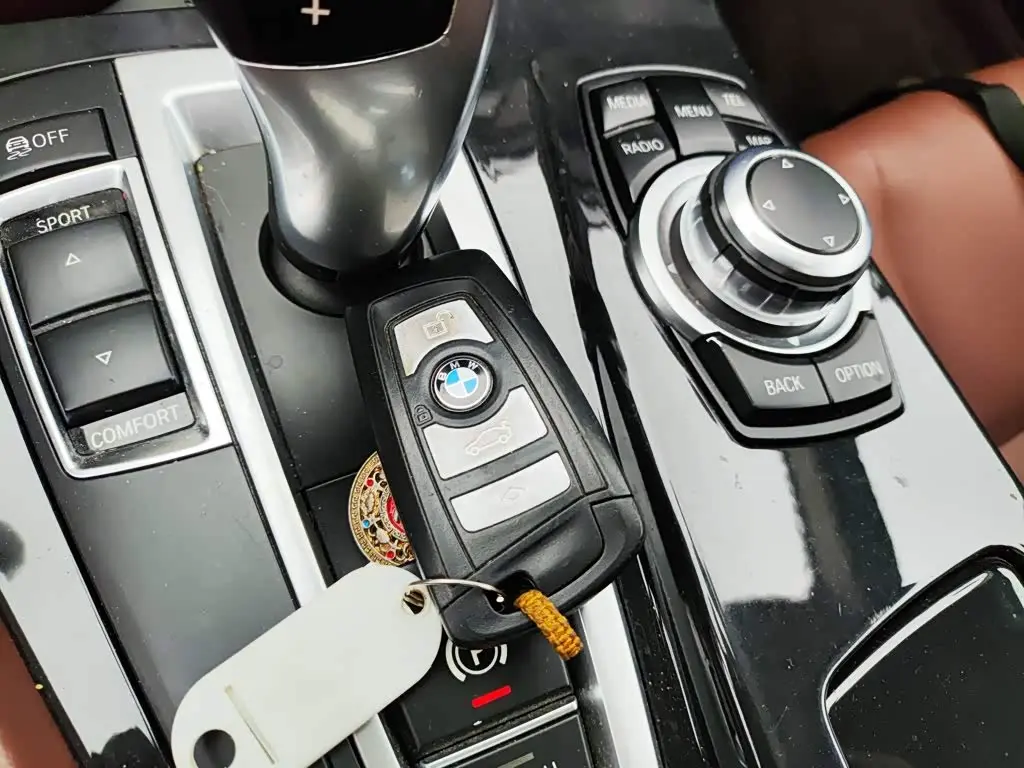 BMW 5 Series 2017 — Фото 17/20