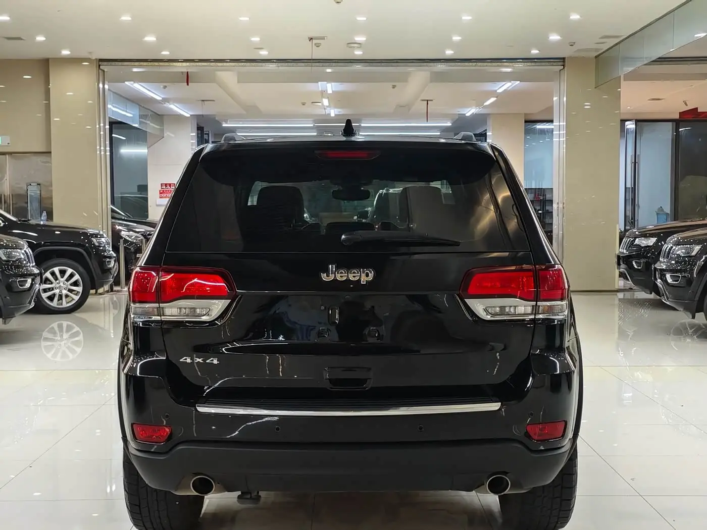 Jeep Grand Cherokee 2021 — Фото 16/20