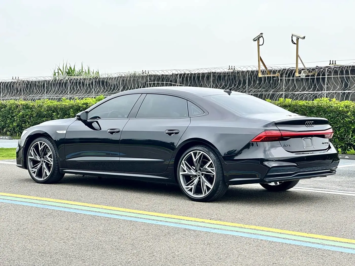 Audi A7L 2023 — Photo 5/20