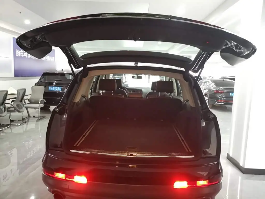 Audi Q7 2015 — Photo 16/20