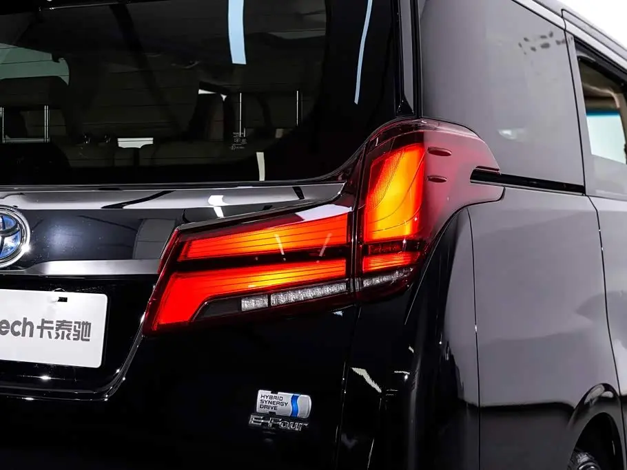 Toyota Alphard 2020 — Photo 10/20