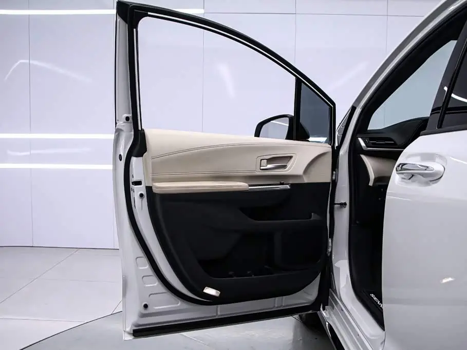 Toyota Sienna 2023 — Photo 15/20