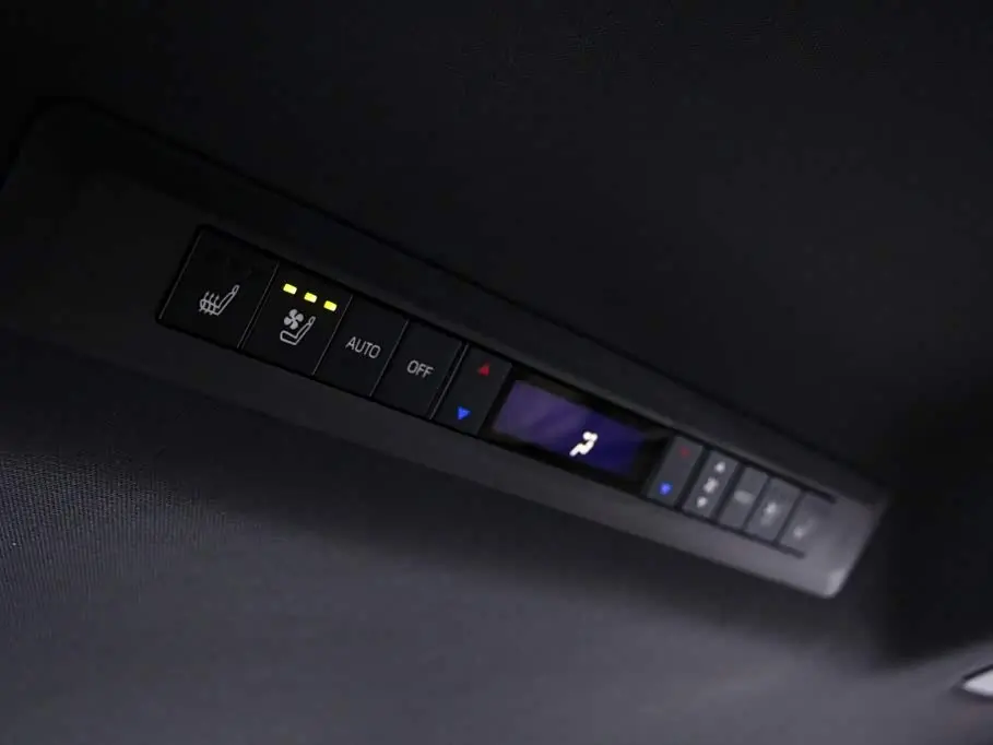 Toyota Sienna 2023 — Photo 14/20