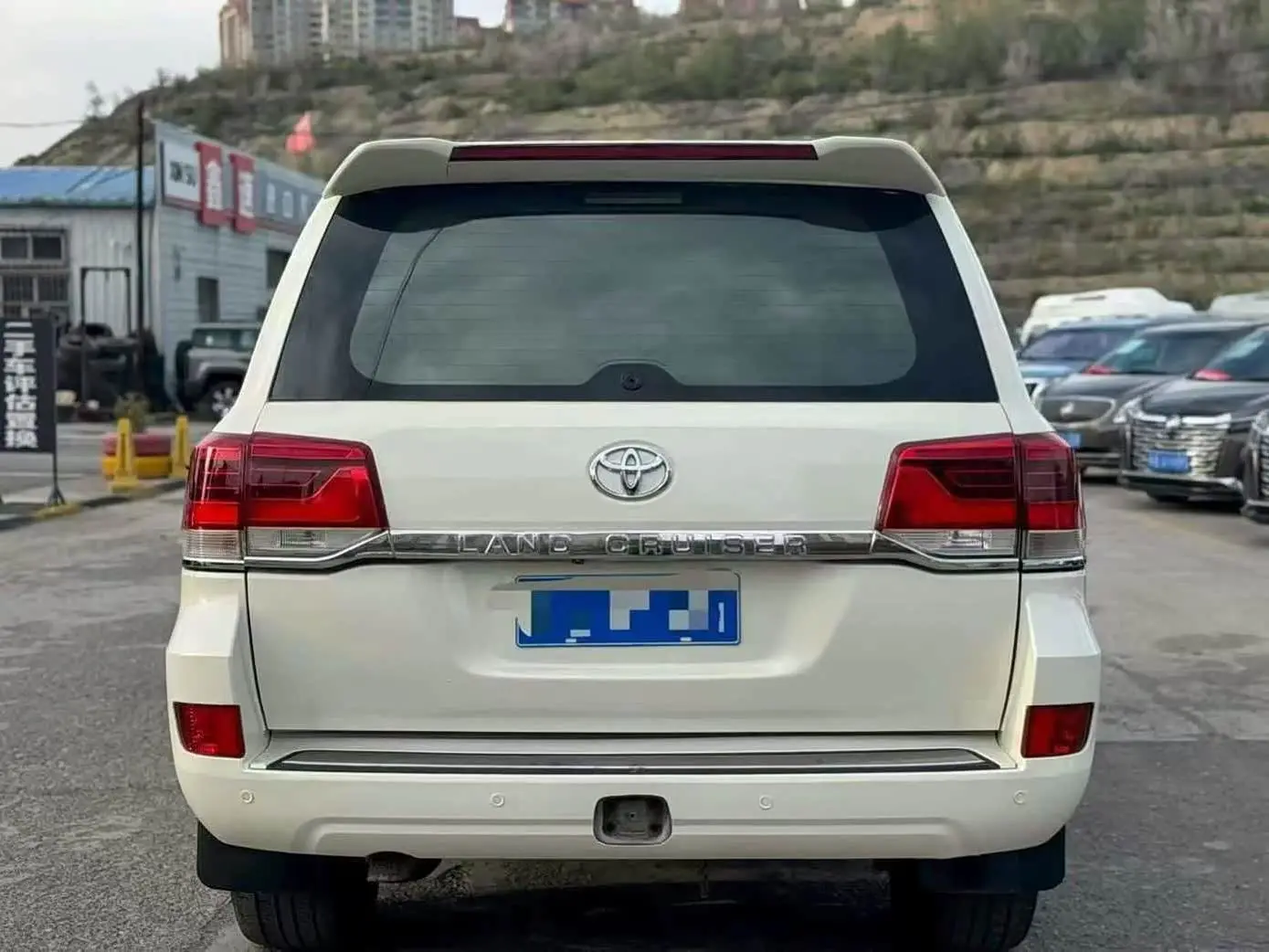 Toyota Land Cruiser 2012 — Photo 8/15