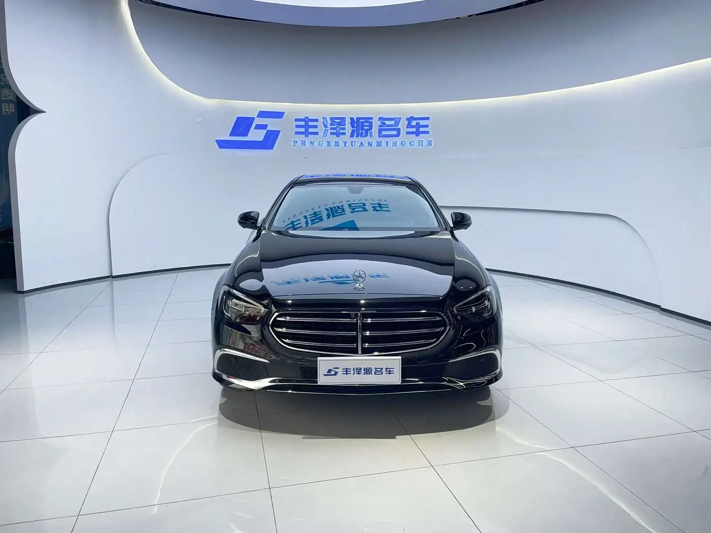 Mercedes-Benz E-Class 2023 — Фото 2/8