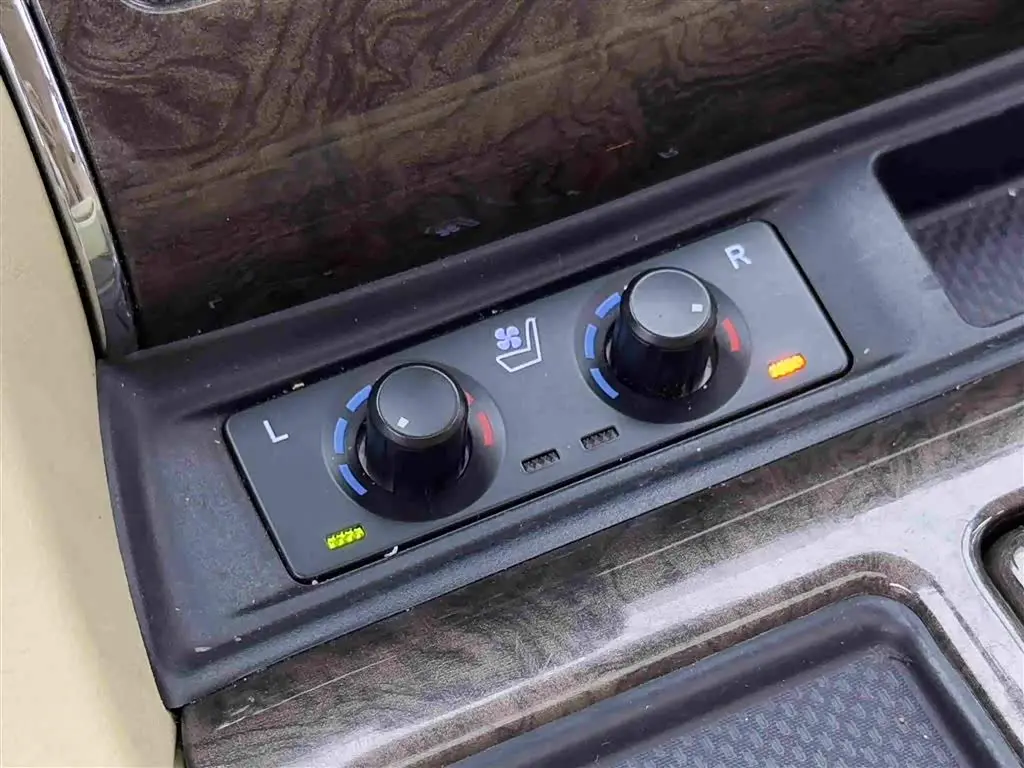Toyota Vellfire 2022 — Фото 18/20