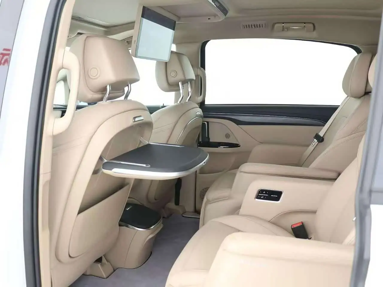 Buick GL8 New Energy 2025 — Photo 8/16