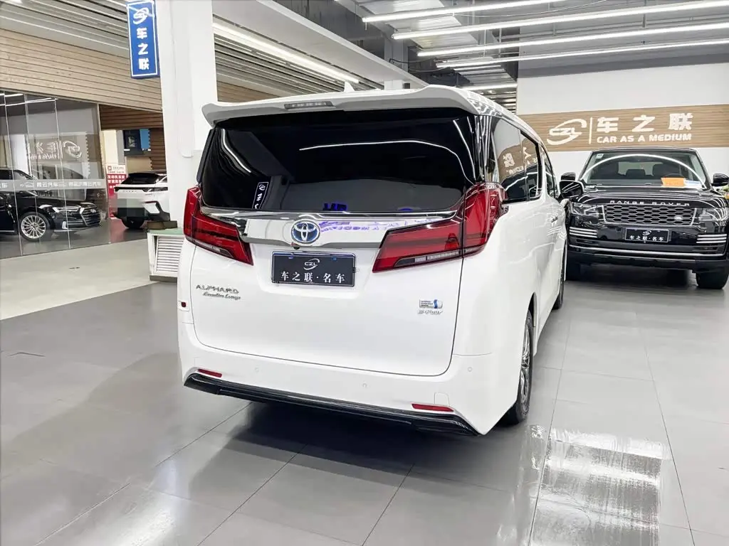 Toyota Alphard 2021 — Photo 6/15