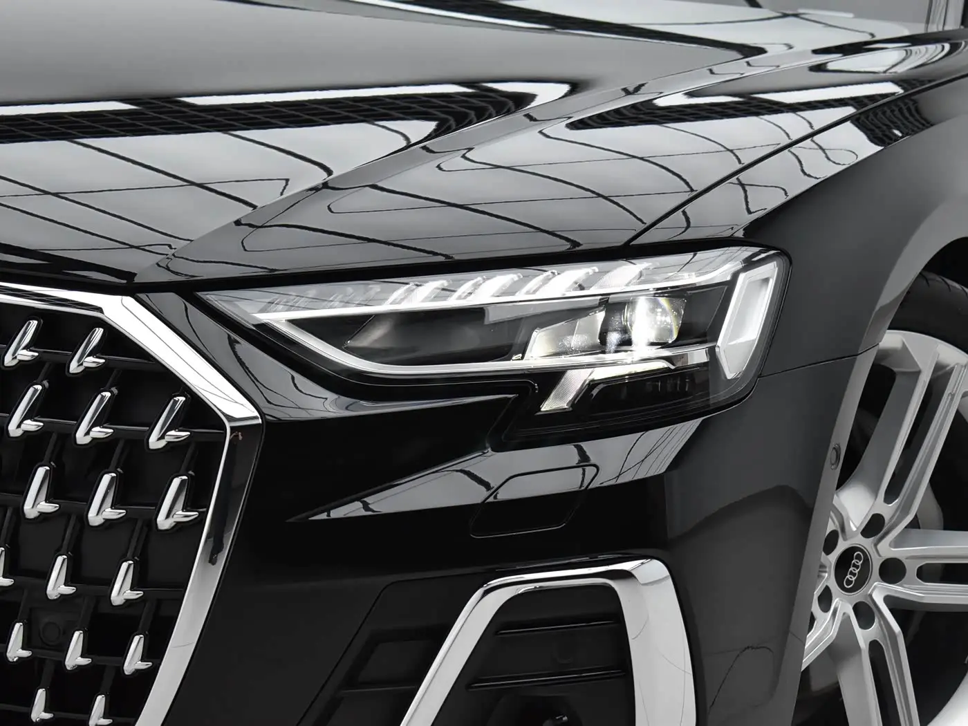 Audi A8 2023 — Фото 7/20