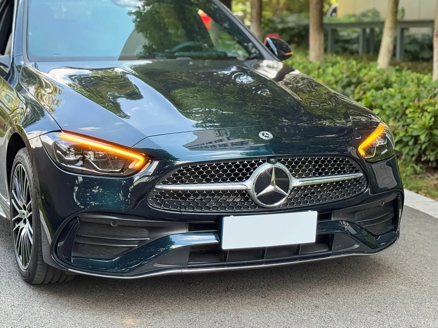 Mercedes-Benz C-Class 2024 — Photo 15/20