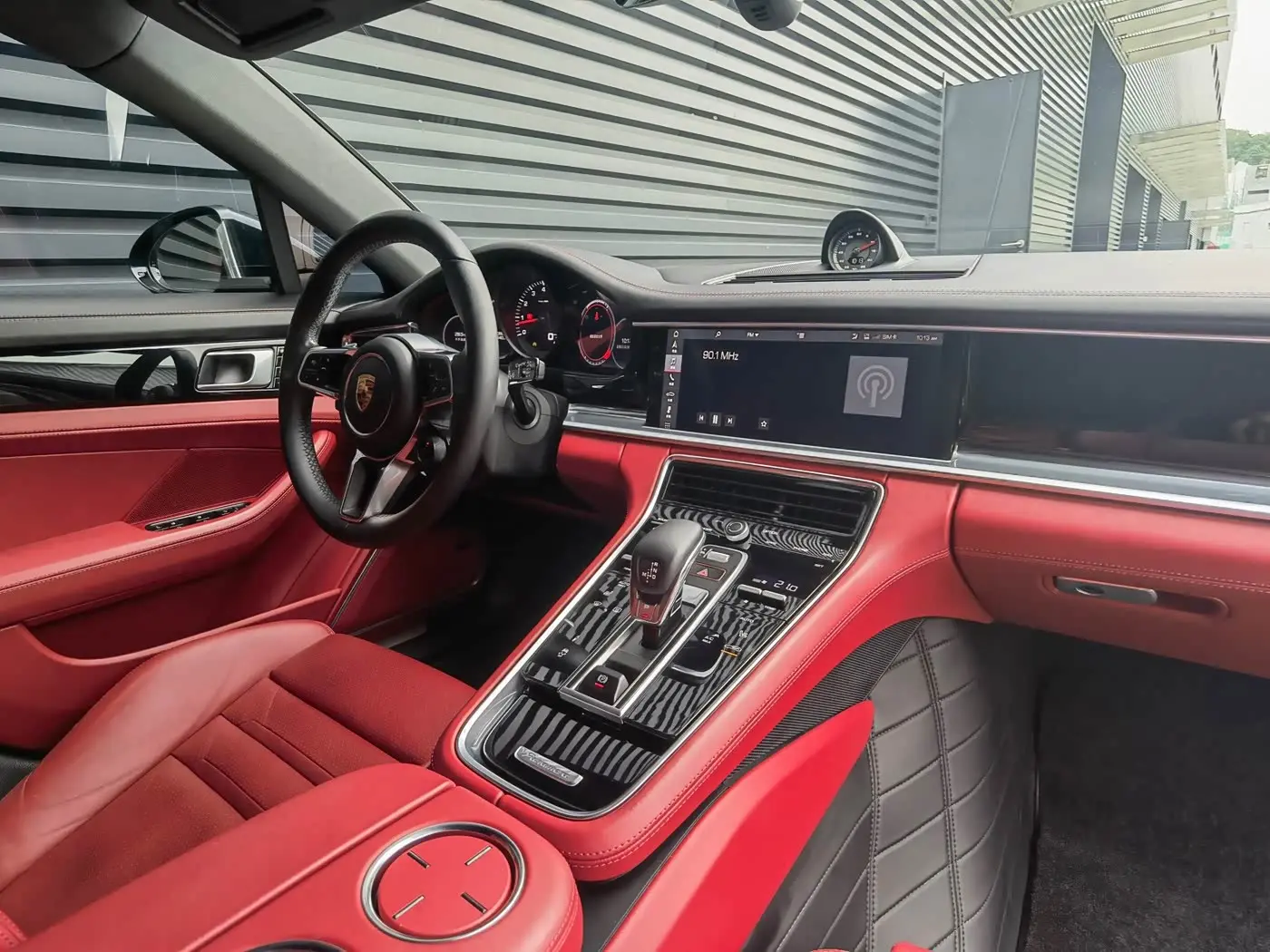 Porsche Panamera 2019 — Фото 6/10