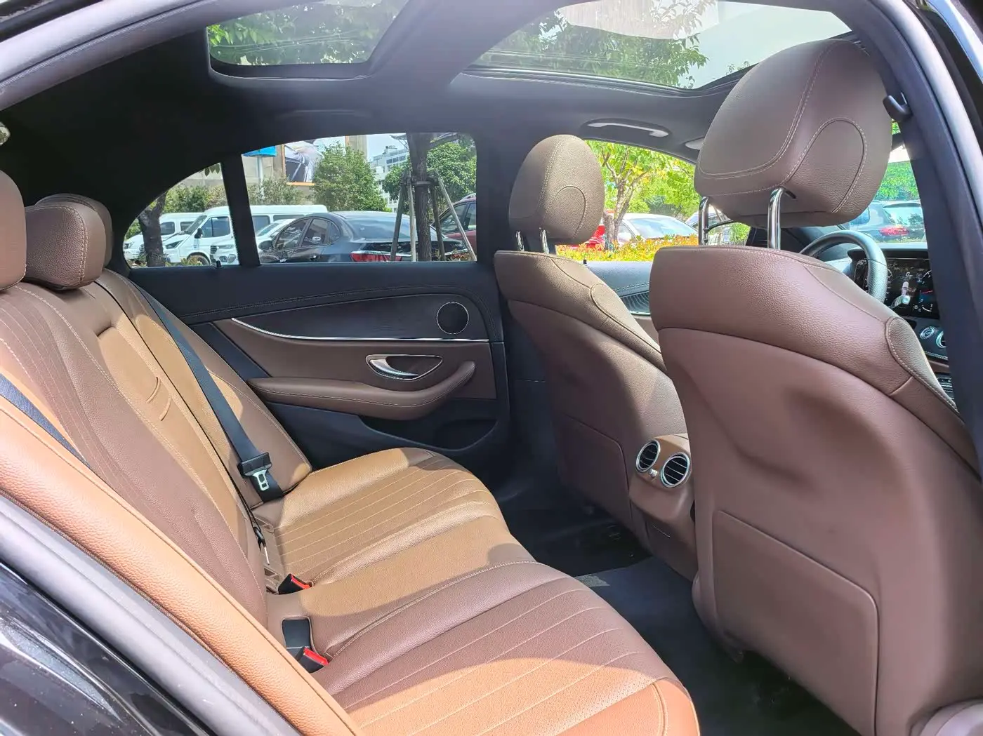 Mercedes-Benz E-Class 2021 — Şəkil 12/17
