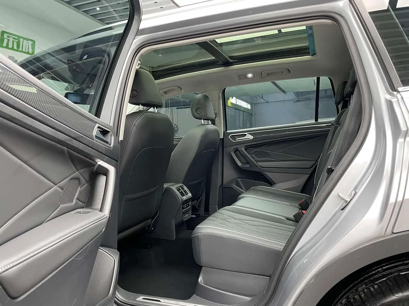 Volkswagen Tiguan L 2022 — Фото 11/20