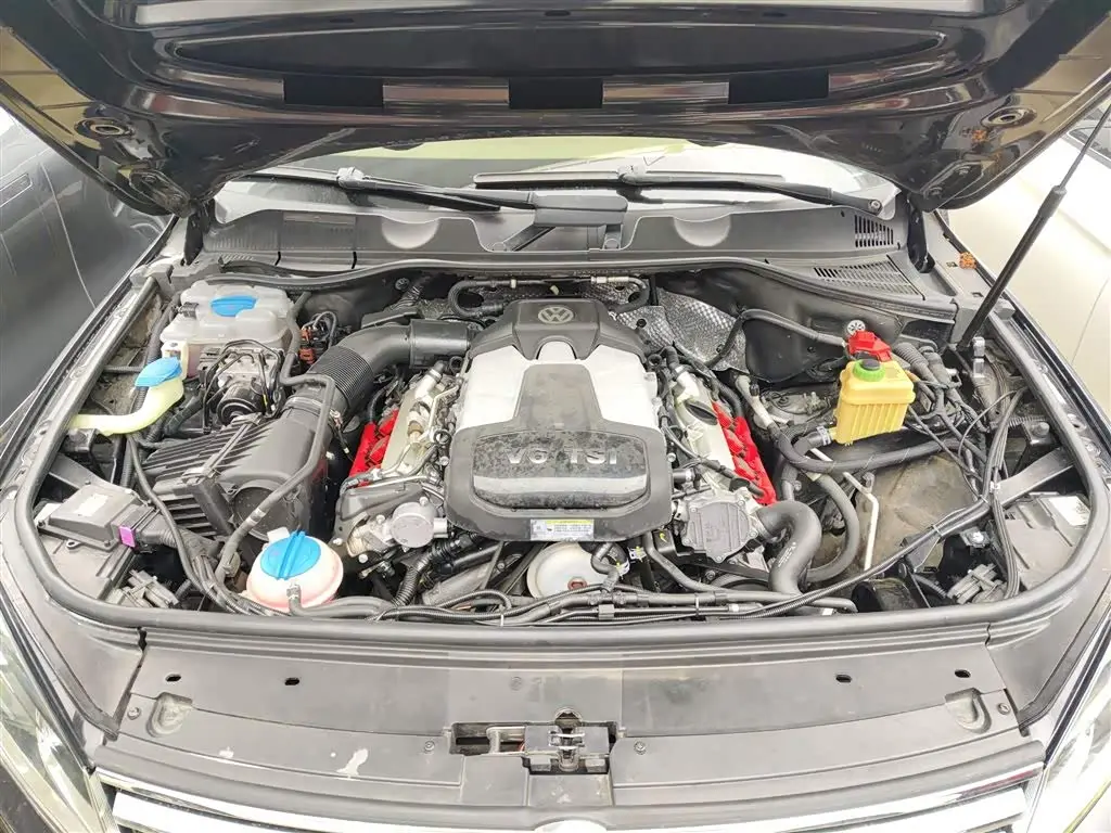 Volkswagen Touareg 2018 — Şəkil 13/20